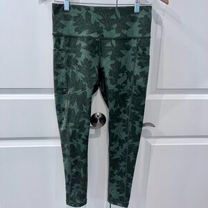 Marmot women’s Small Petite Rock Haven 7/8 tights green leaf pattern legging